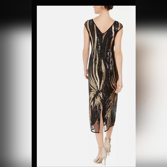 Connected Apparal - Picture 2 of 3